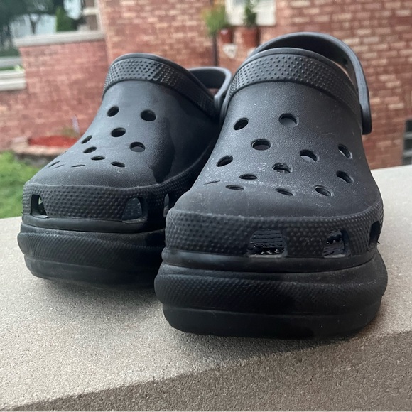 Bae Platform Crocs - Picture 2 of 4